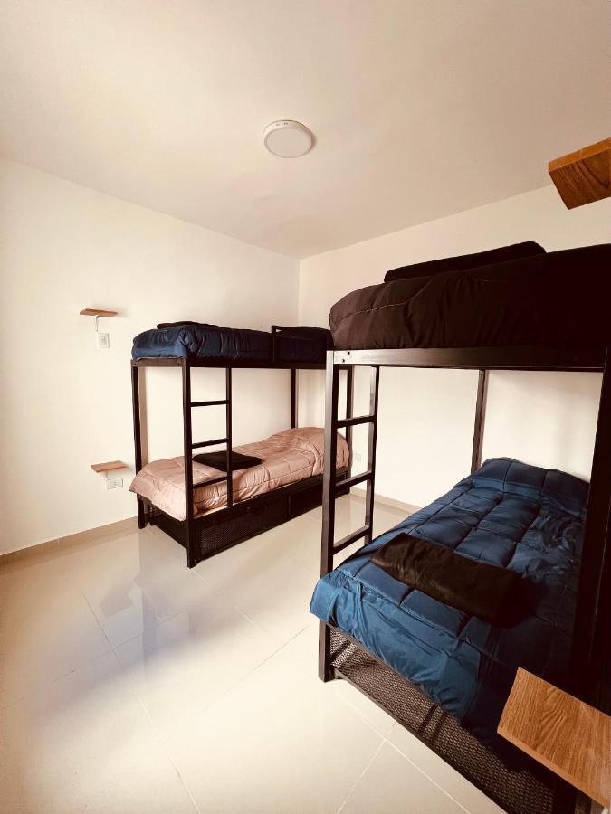 Black Star Art Hostel เนวเก็น ภายนอก รูปภาพ