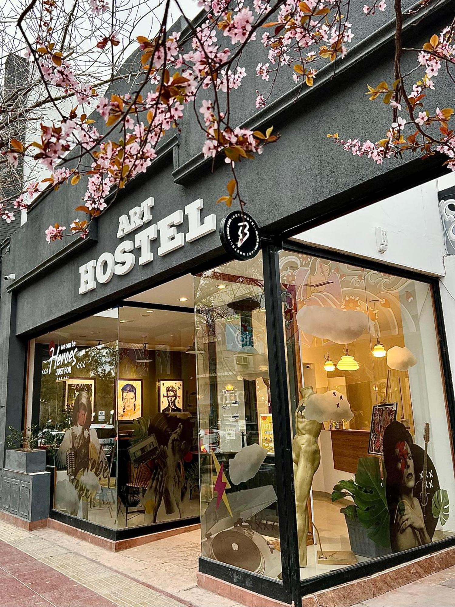 Black Star Art Hostel เนวเก็น ภายนอก รูปภาพ